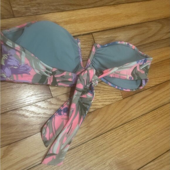 American Eagle Y2K Floral Bikini Top - Picture 2 of 3